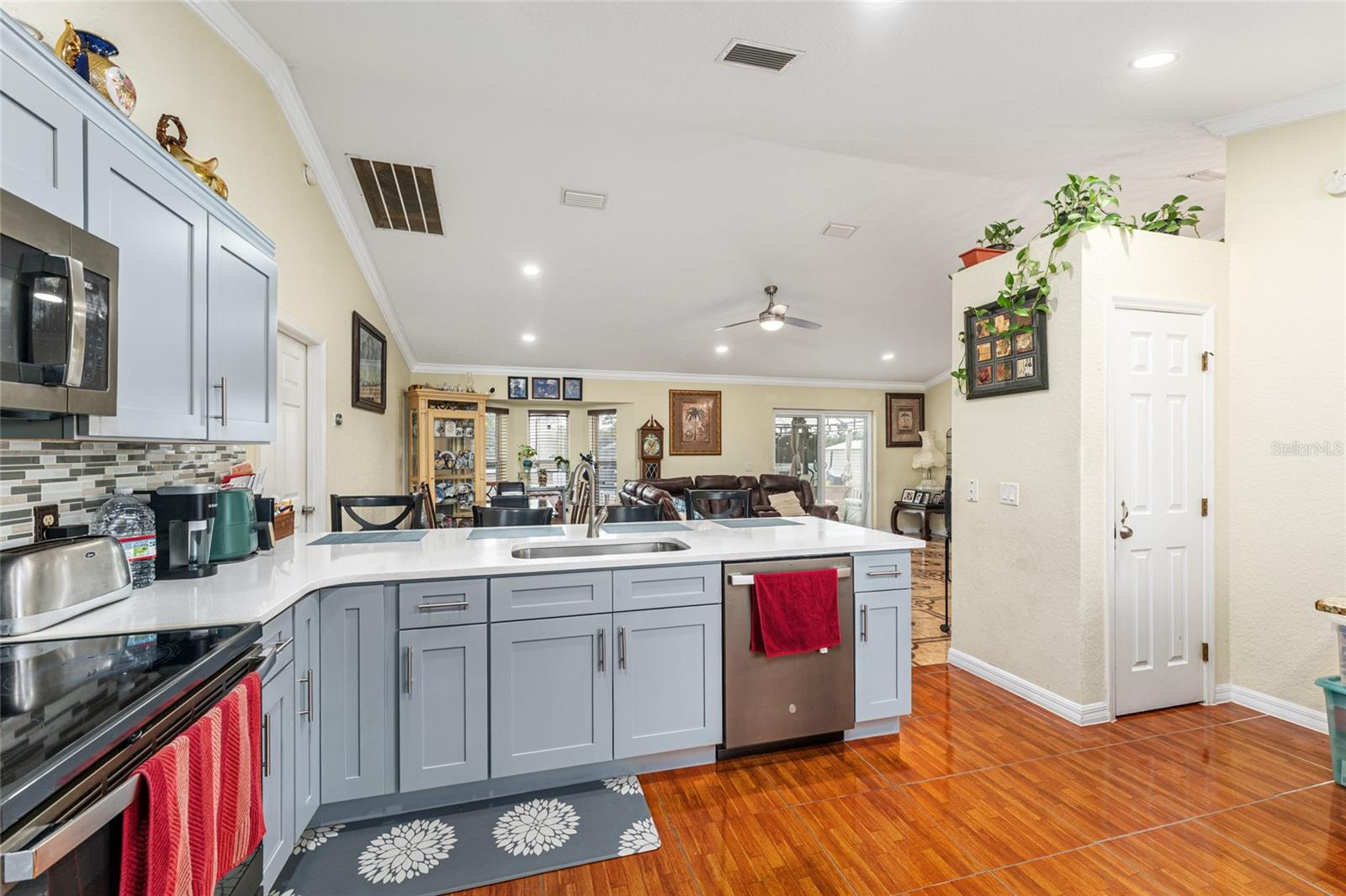 MARION OAKS - Residential