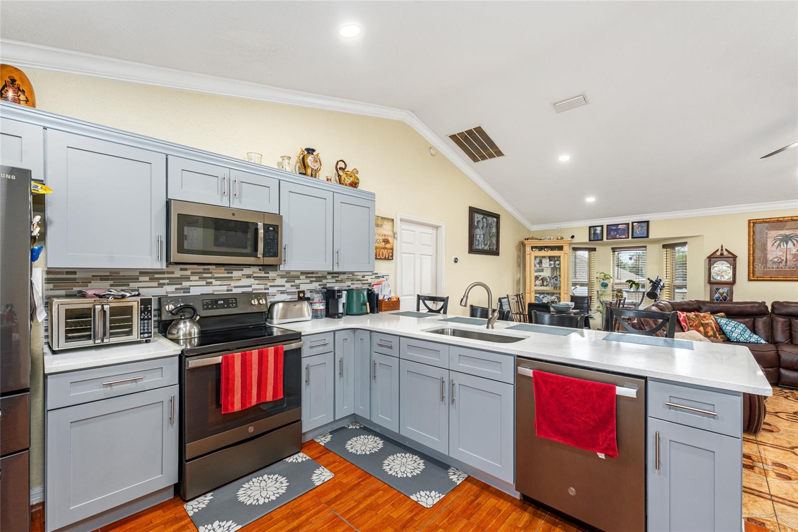 MARION OAKS - Residential