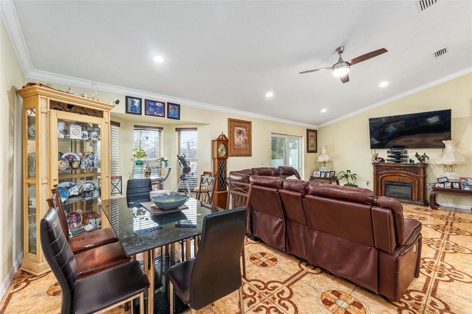 MARION OAKS - Residential