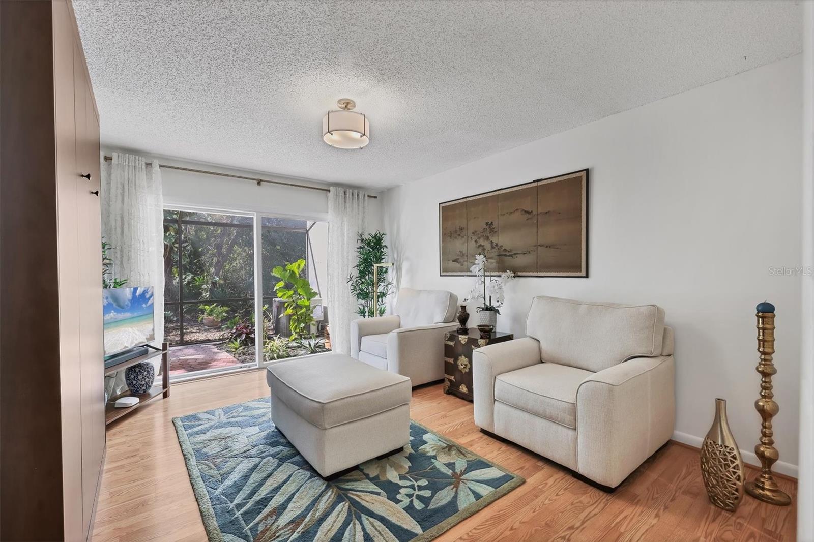 LONGWOOD VILLAS - Residential