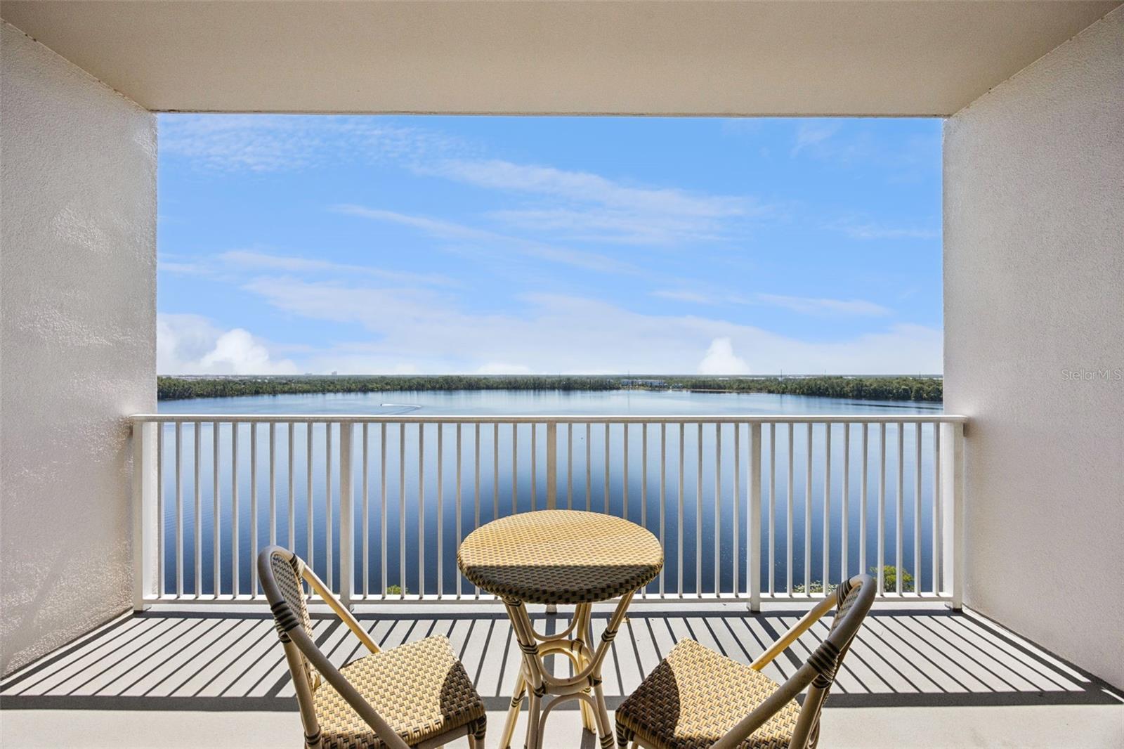 BLUE HERON BCH RESIDENCE TWR 02 CONDO - Residential