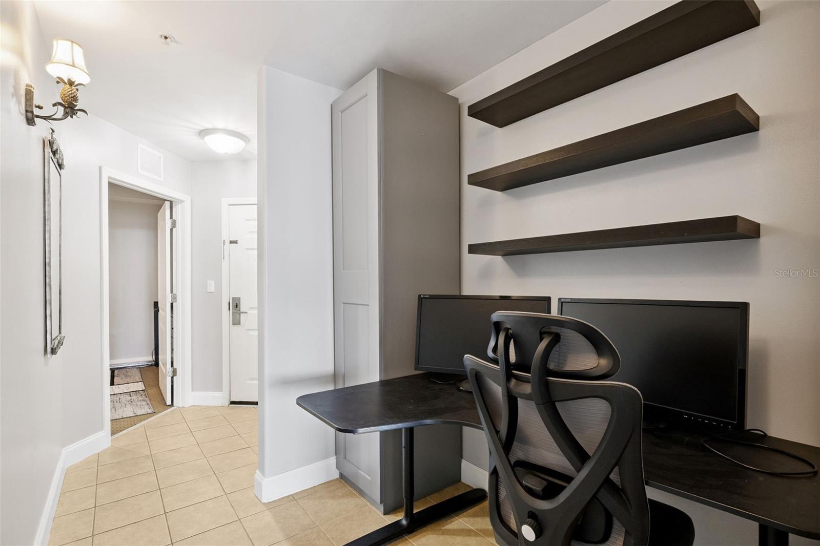 BLUE HERON BCH RESIDENCE TWR 02 CONDO - Residential
