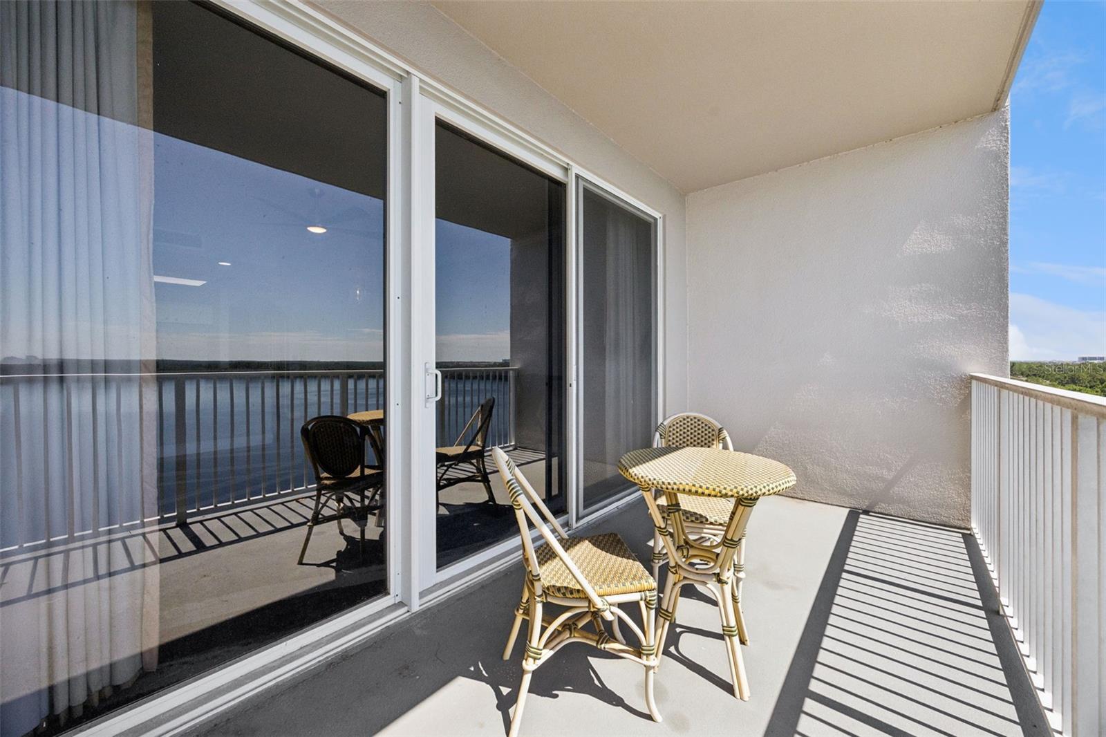 BLUE HERON BCH RESIDENCE TWR 02 CONDO - Residential