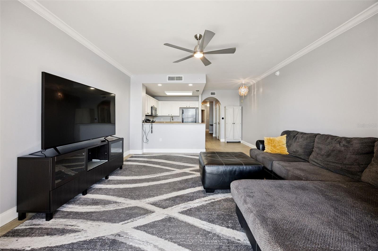 BLUE HERON BCH RESIDENCE TWR 02 CONDO - Residential