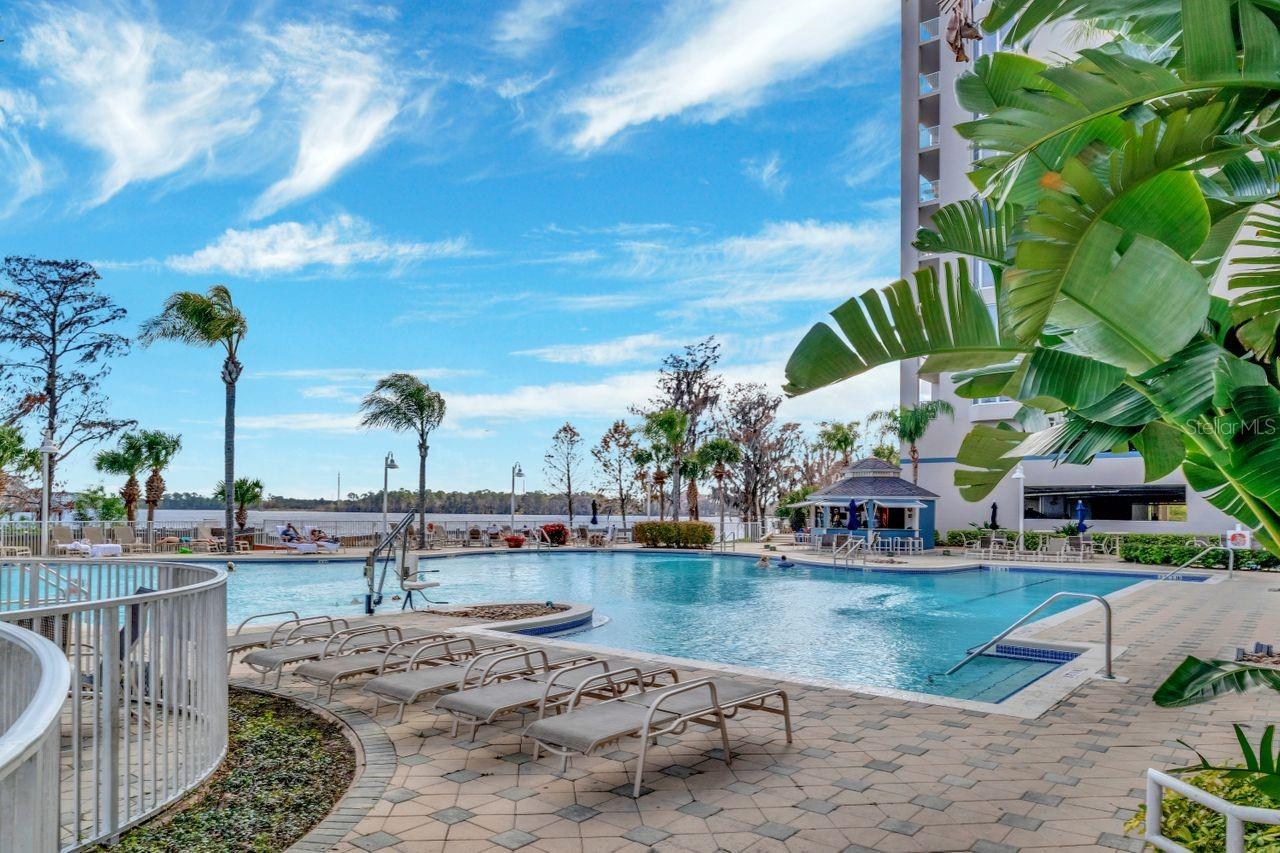 BLUE HERON BCH RESIDENCE TWR 02 CONDO - Residential