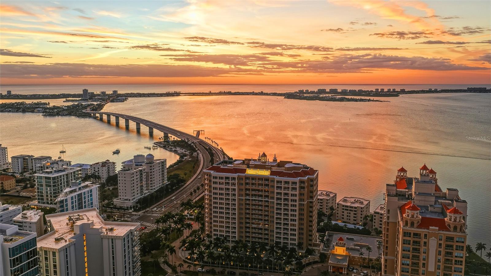 THE TOWER RESIDENCES - Residential