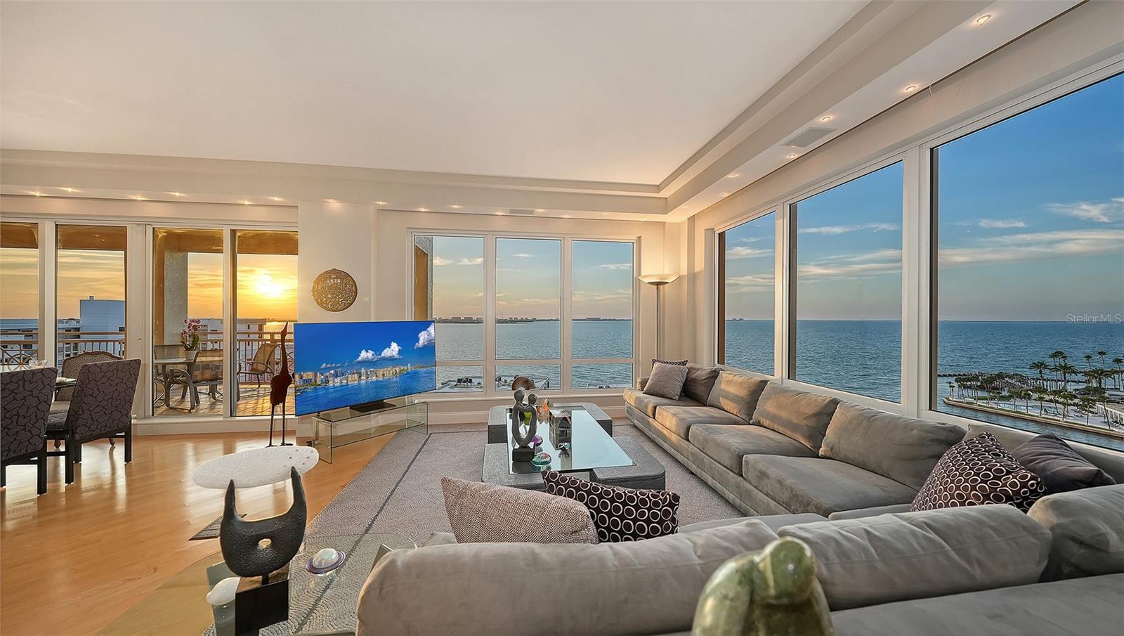 THE TOWER RESIDENCES - Residential
