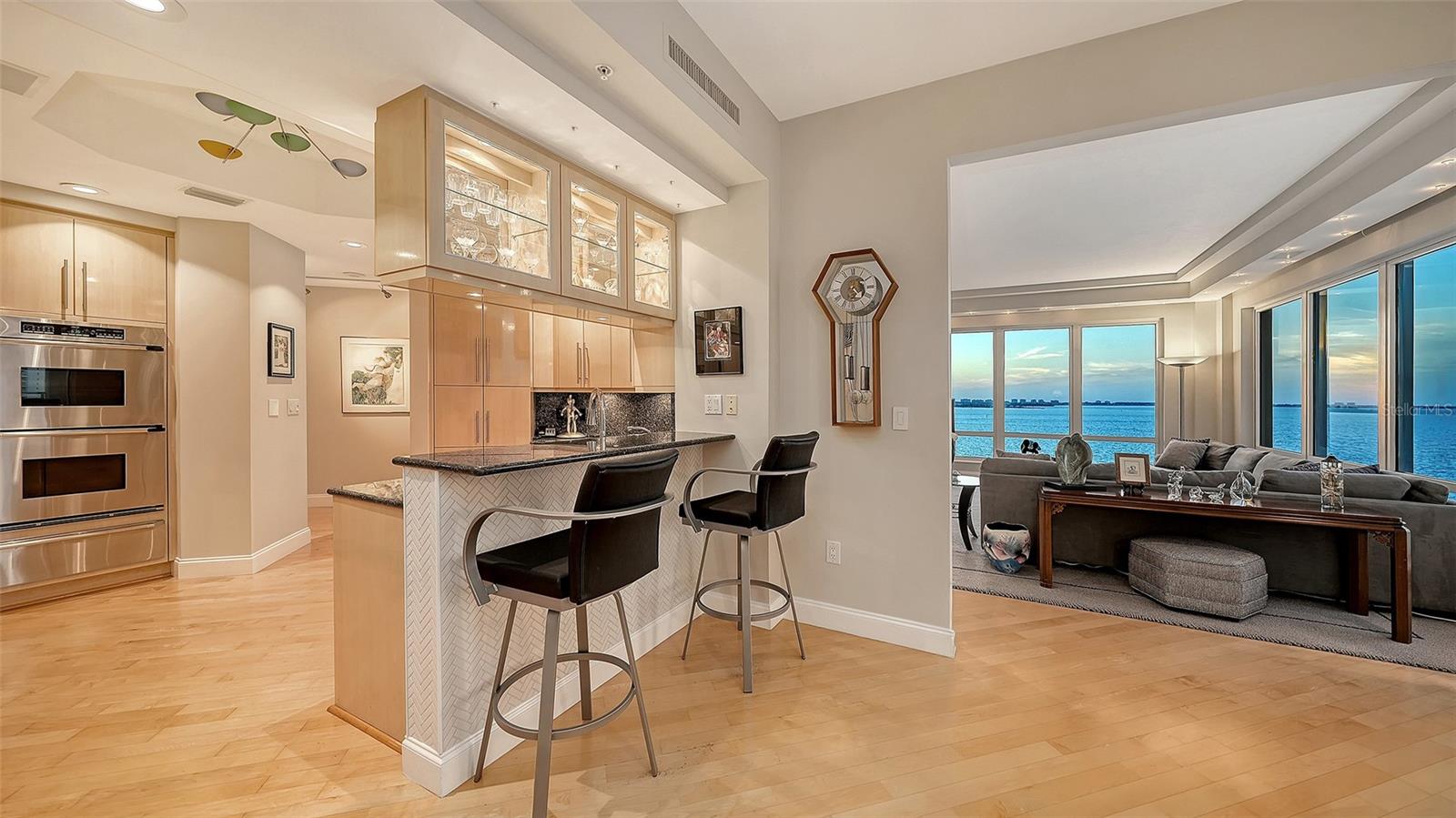 THE TOWER RESIDENCES - Residential