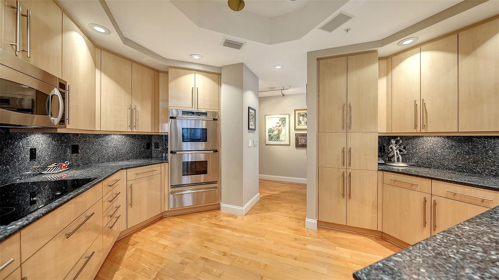 THE TOWER RESIDENCES - Residential