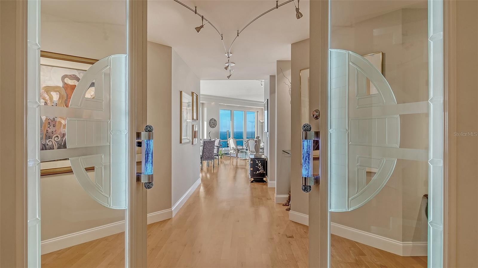 THE TOWER RESIDENCES - Residential
