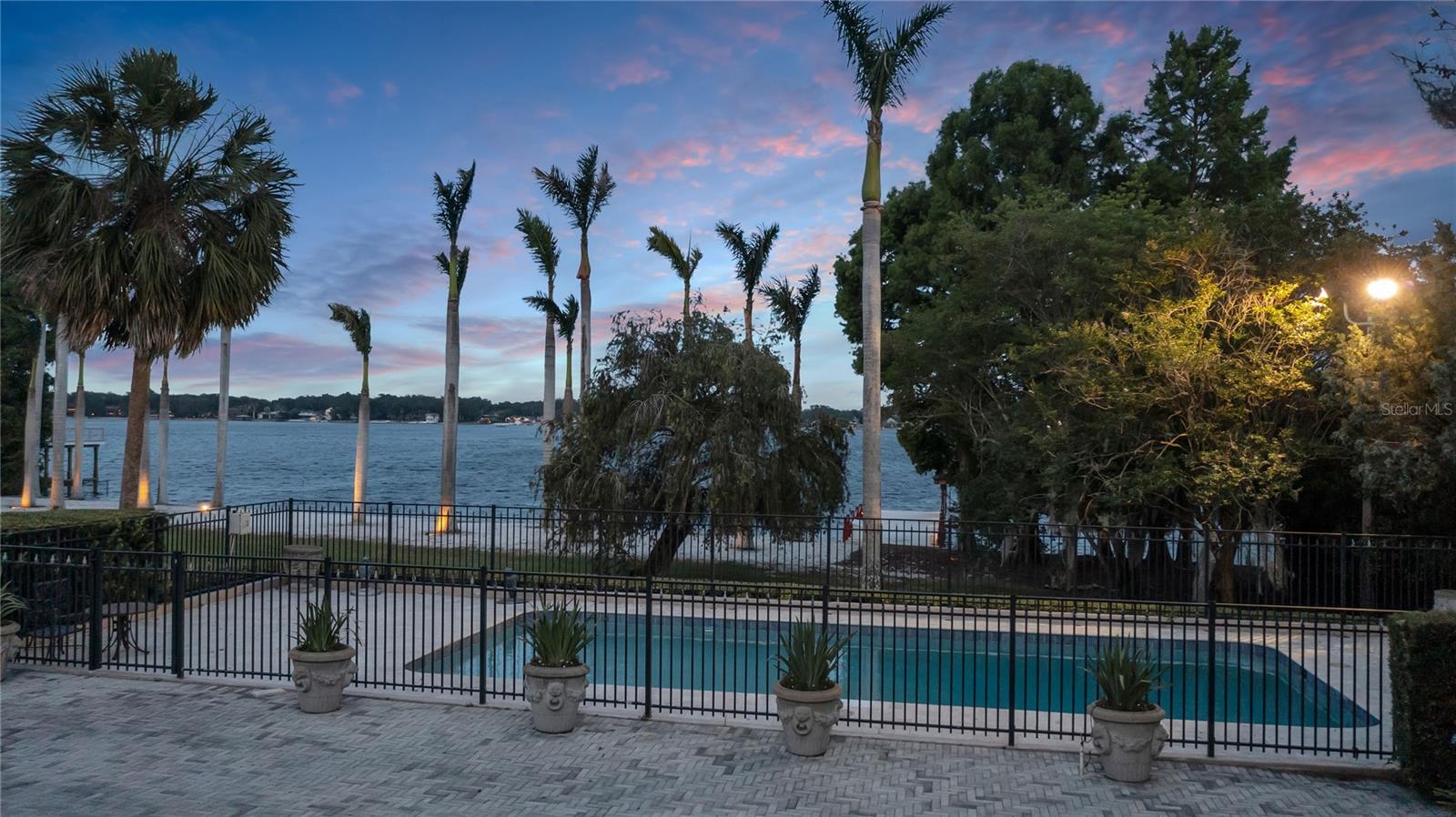 TUXEDO ESTATES - Residential