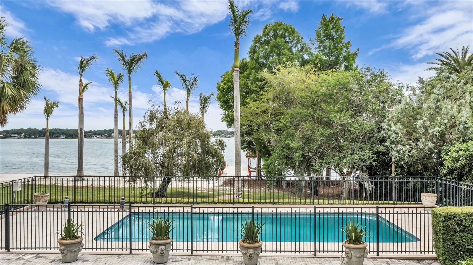 TUXEDO ESTATES - Residential