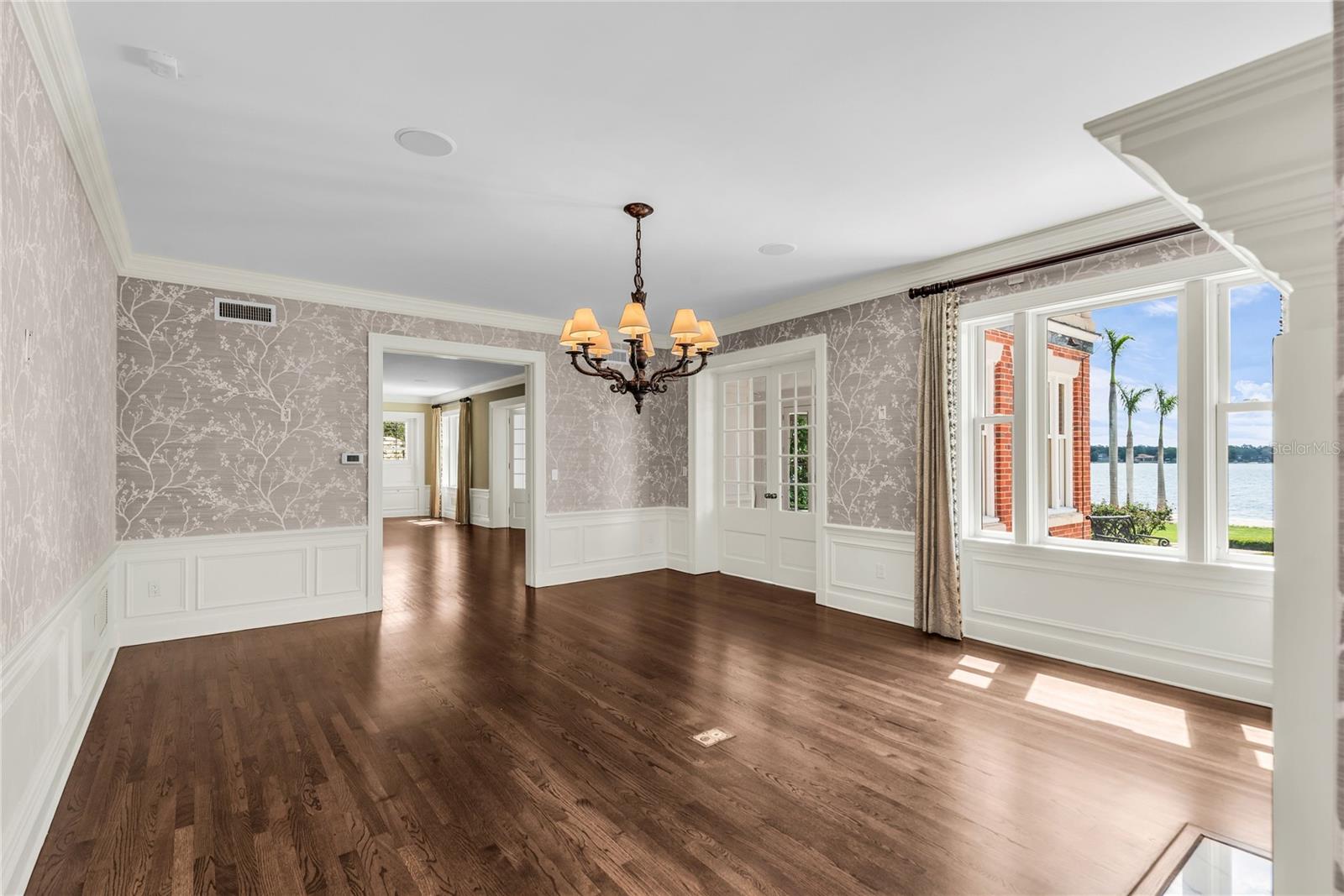TUXEDO ESTATES - Residential