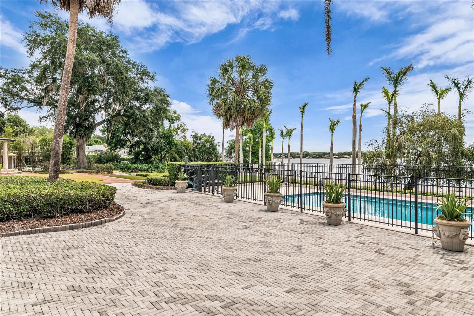 TUXEDO ESTATES - Residential