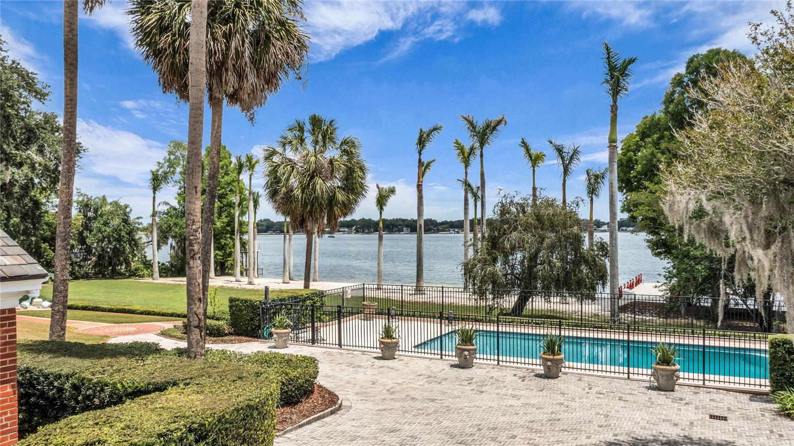 TUXEDO ESTATES - Residential