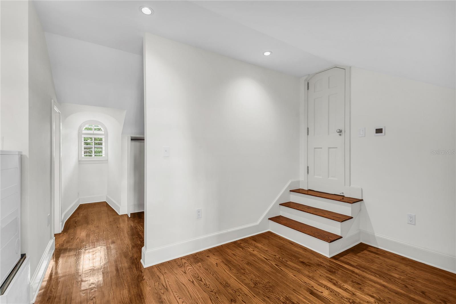 TUXEDO ESTATES - Residential