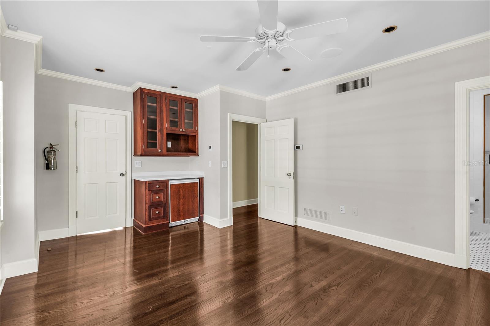 TUXEDO ESTATES - Residential