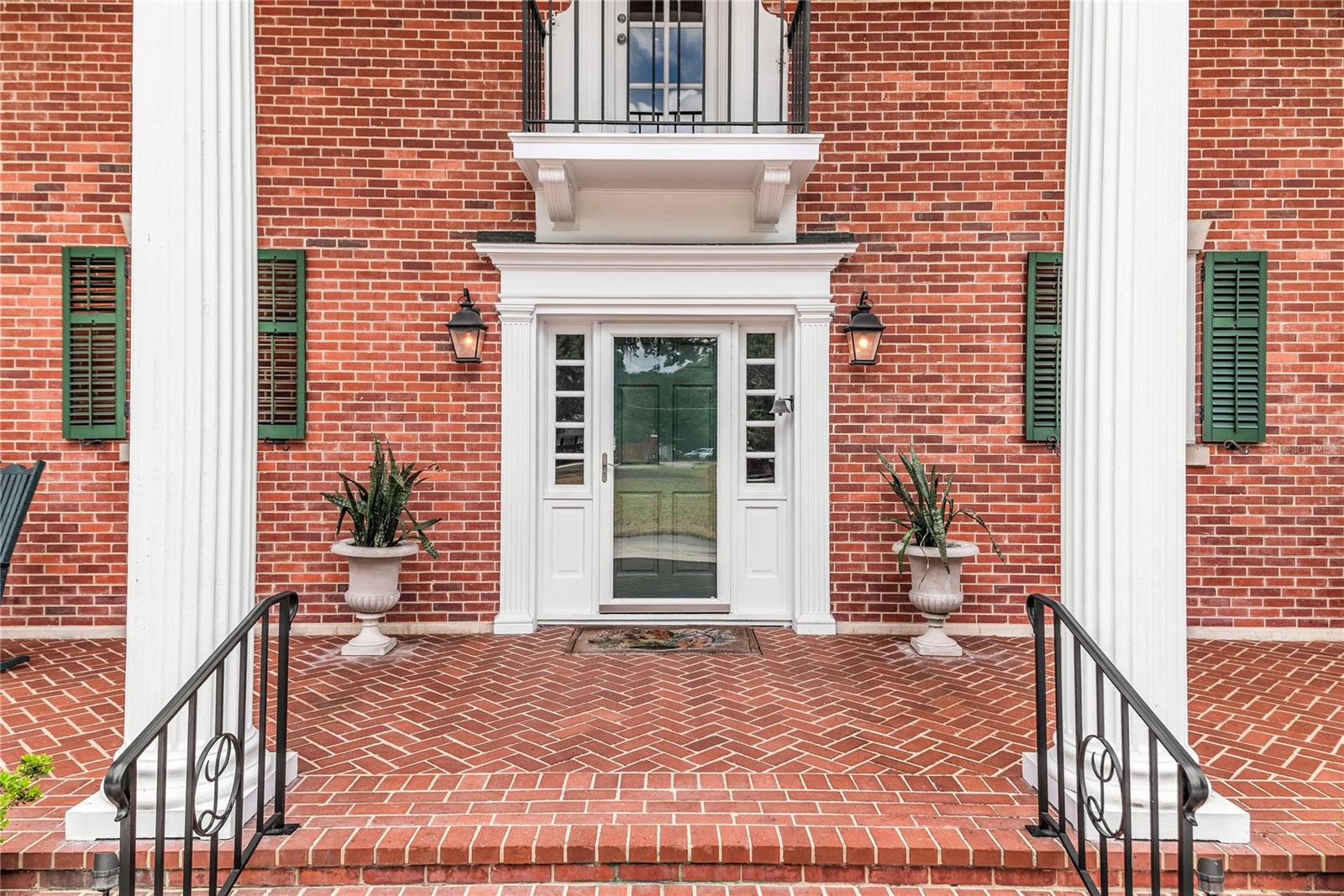 TUXEDO ESTATES - Residential