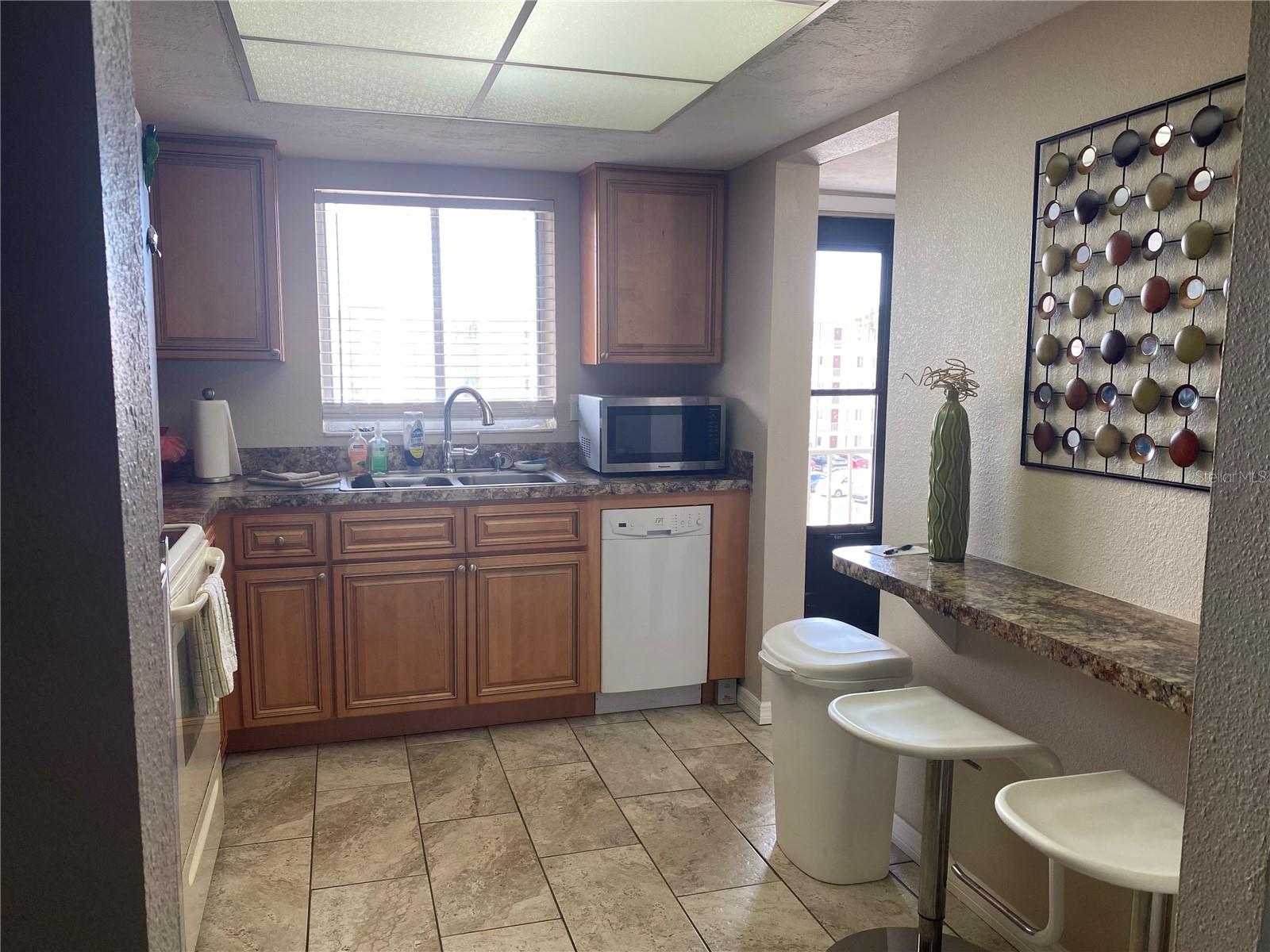 BAYSHORE ON THE LAKE CONDO APTS - Residential