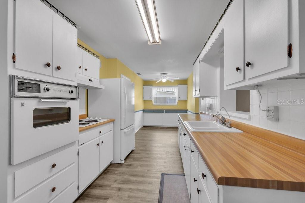 BRANDON GROVE ESTATES UNIT 1 - Residential