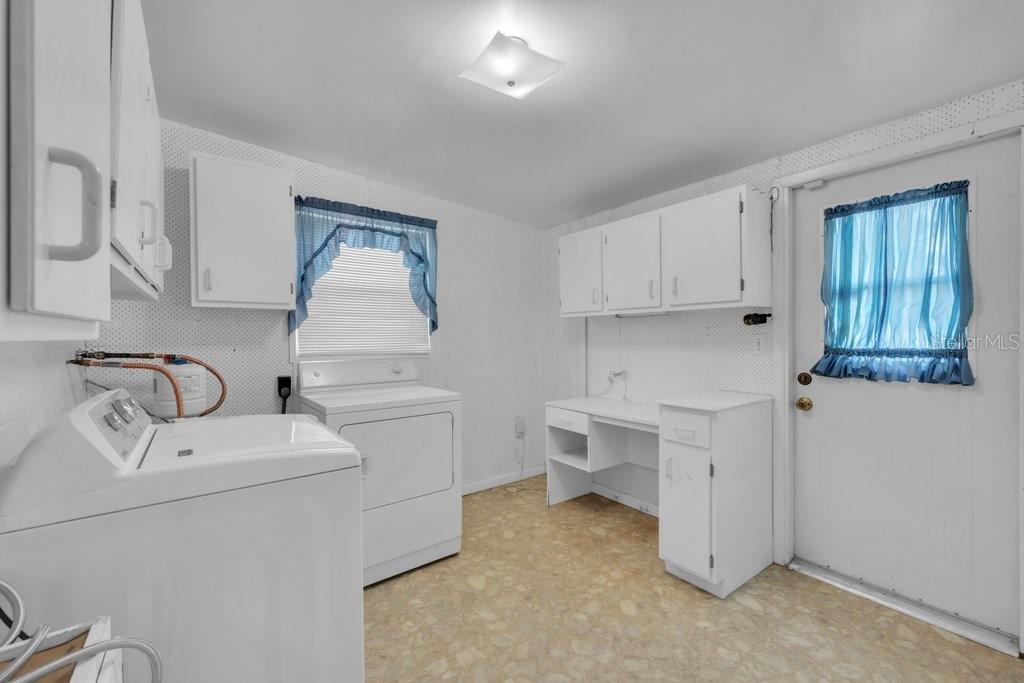 BRANDON GROVE ESTATES UNIT 1 - Residential