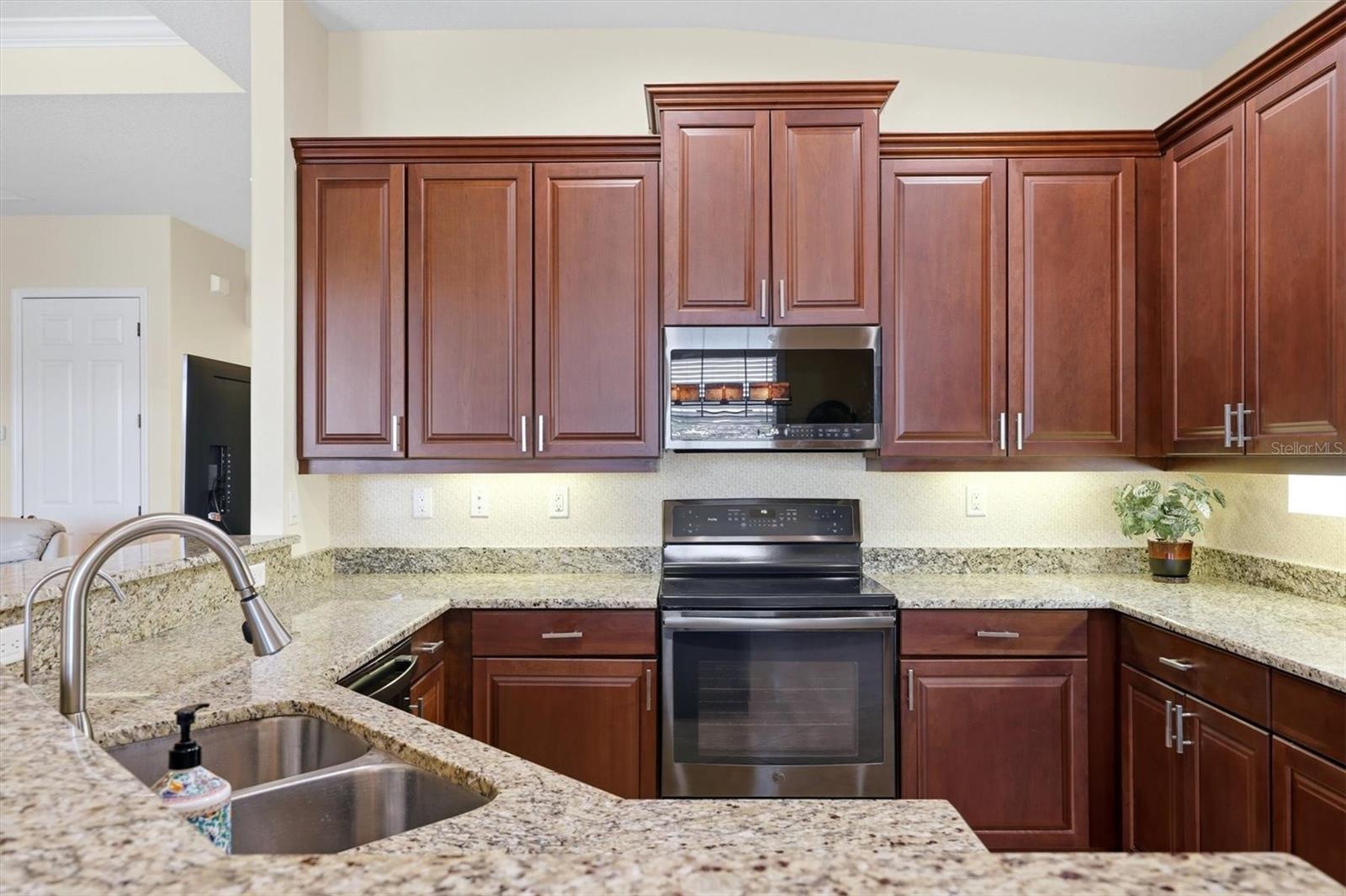 CASCADES AT SARASOTA PH V - Residential
