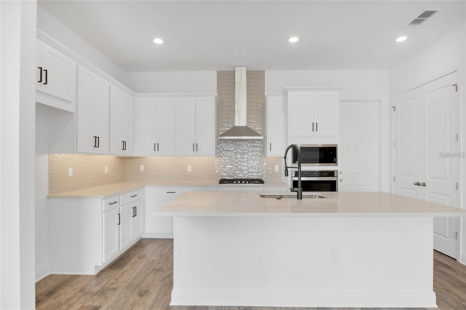 BELLA COLLINA - Residential