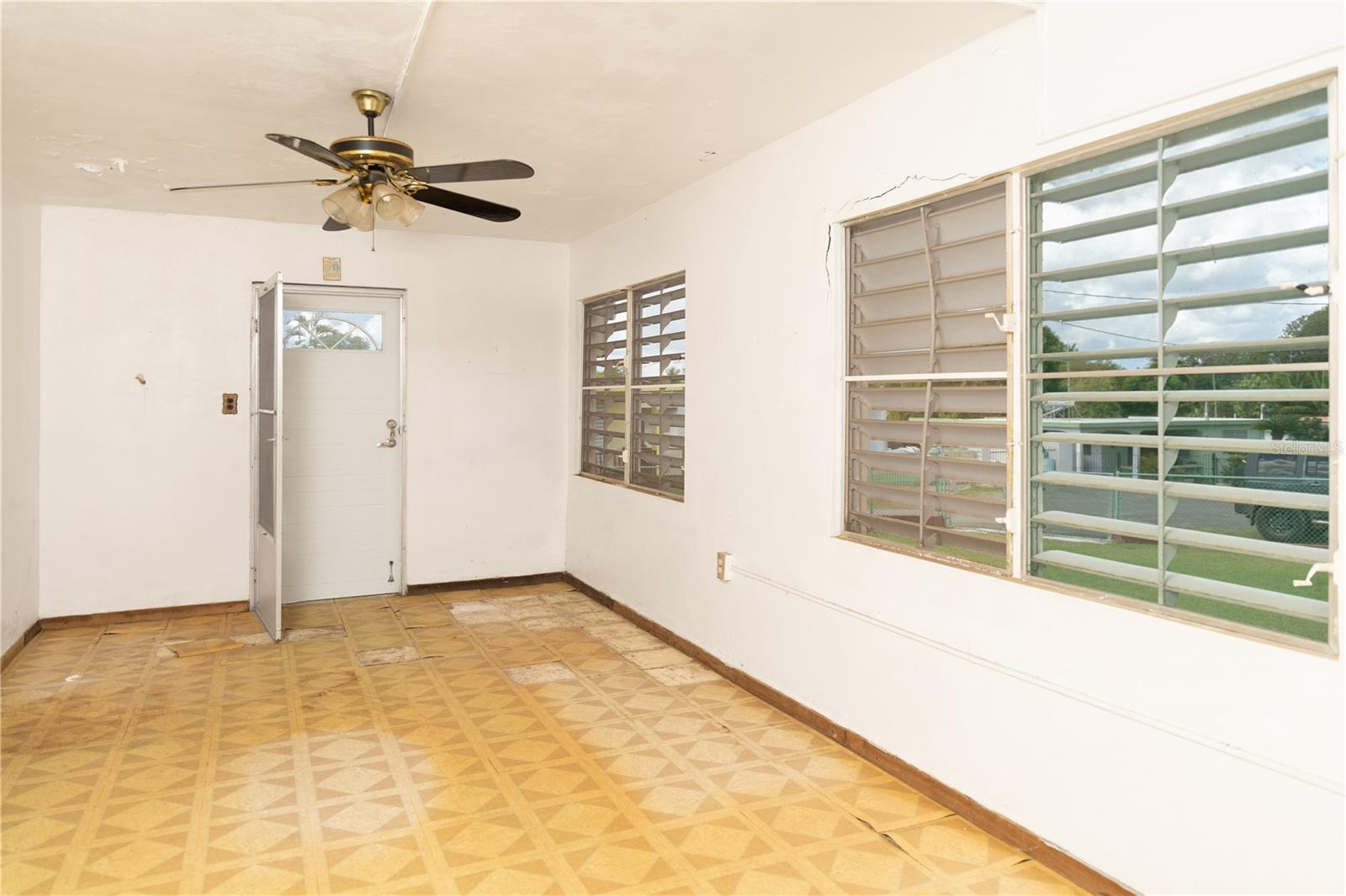 COM. ESPERANZA - Residential