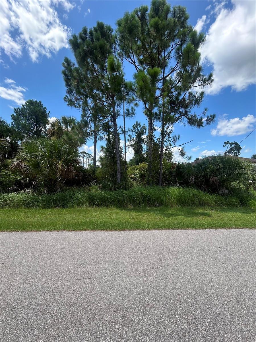 PORT CHARLOTTE SUB 09 - Land