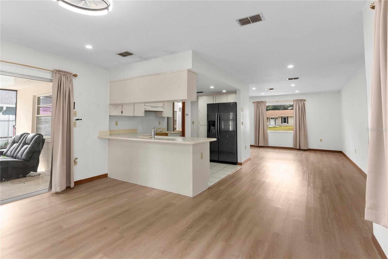 SPRING HILL - Residential