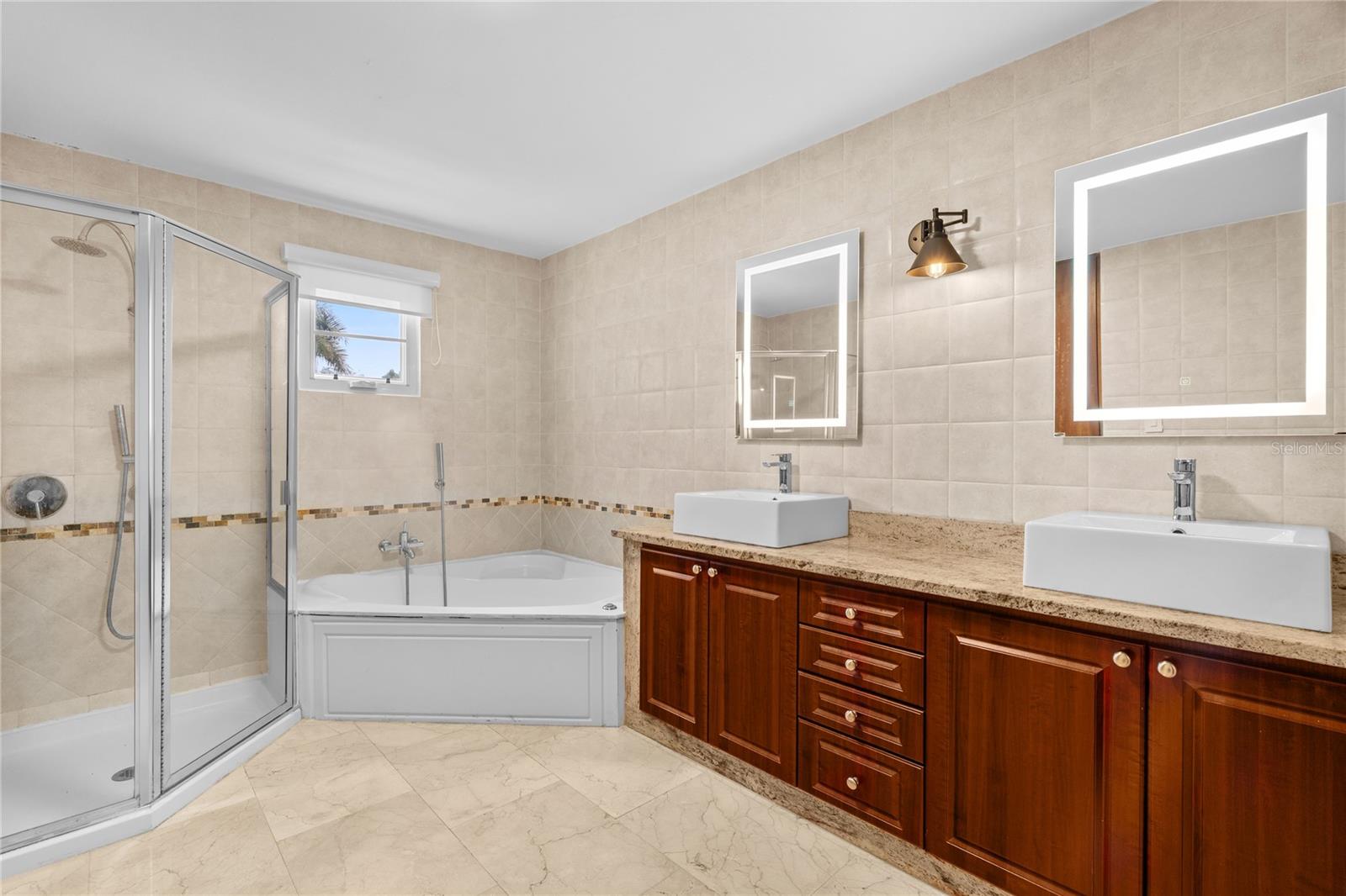 ANDREA'S COURT - Residential Lease