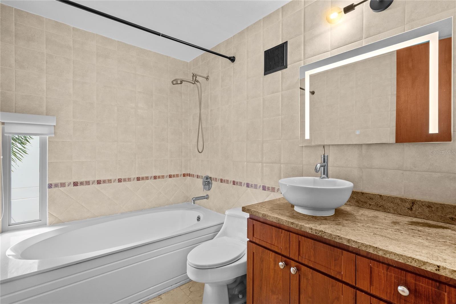 ANDREA'S COURT - Residential Lease