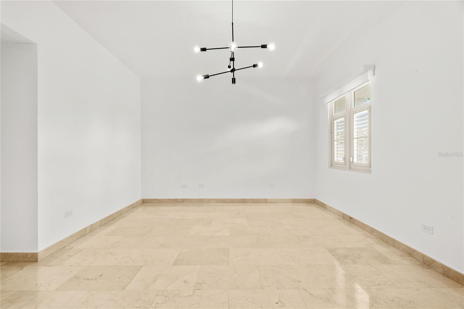 ANDREA'S COURT - Residential Lease