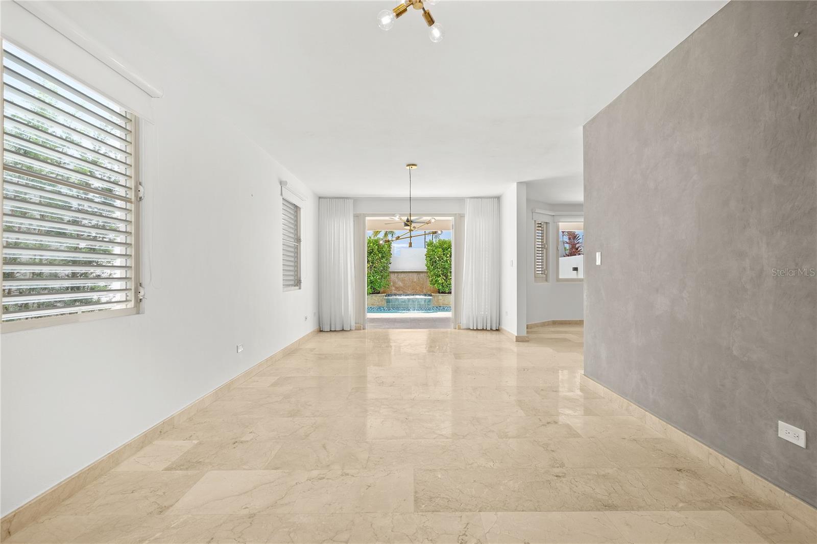 ANDREA'S COURT - Residential Lease