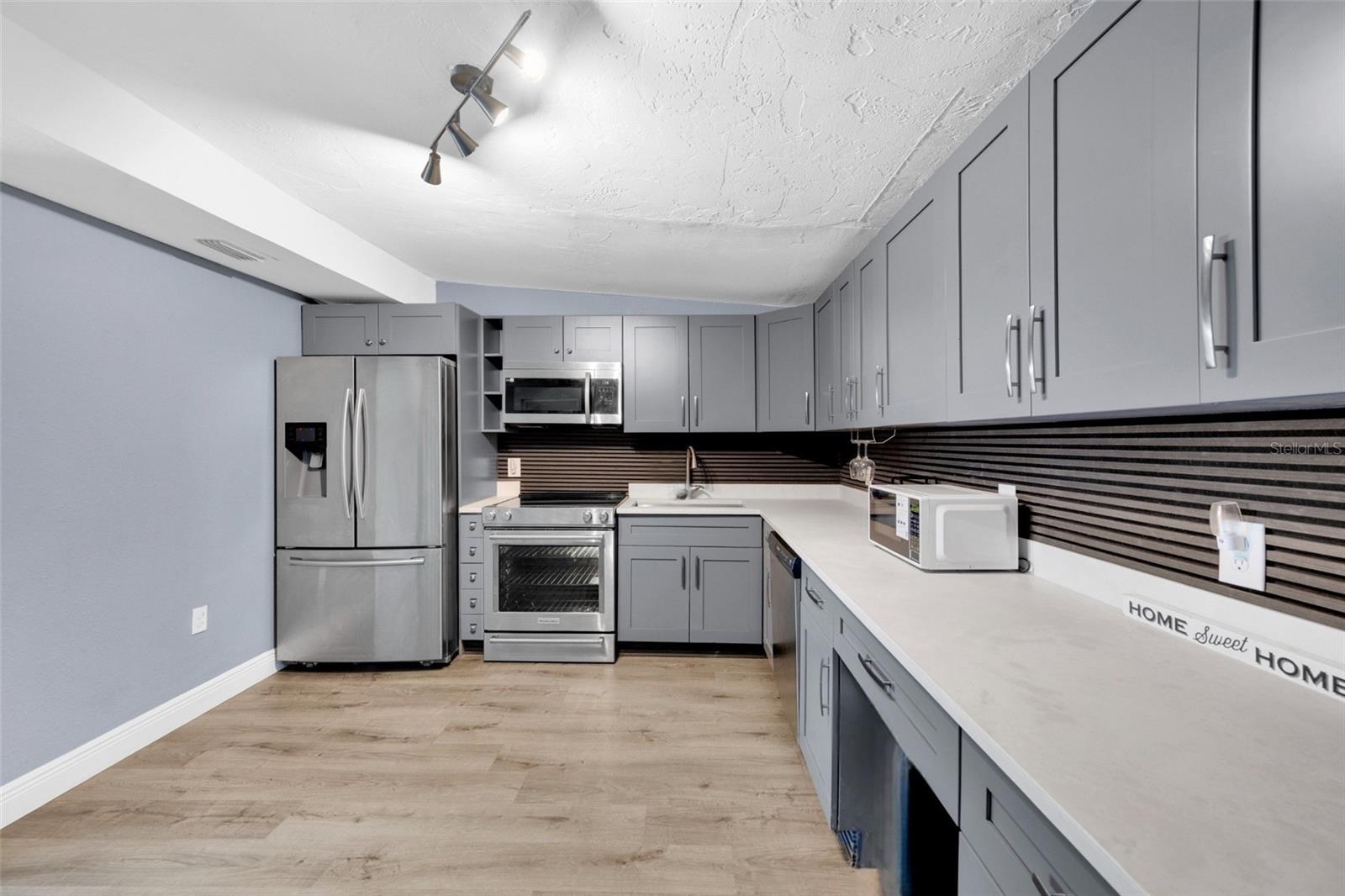 BROWN ACRES - Residential