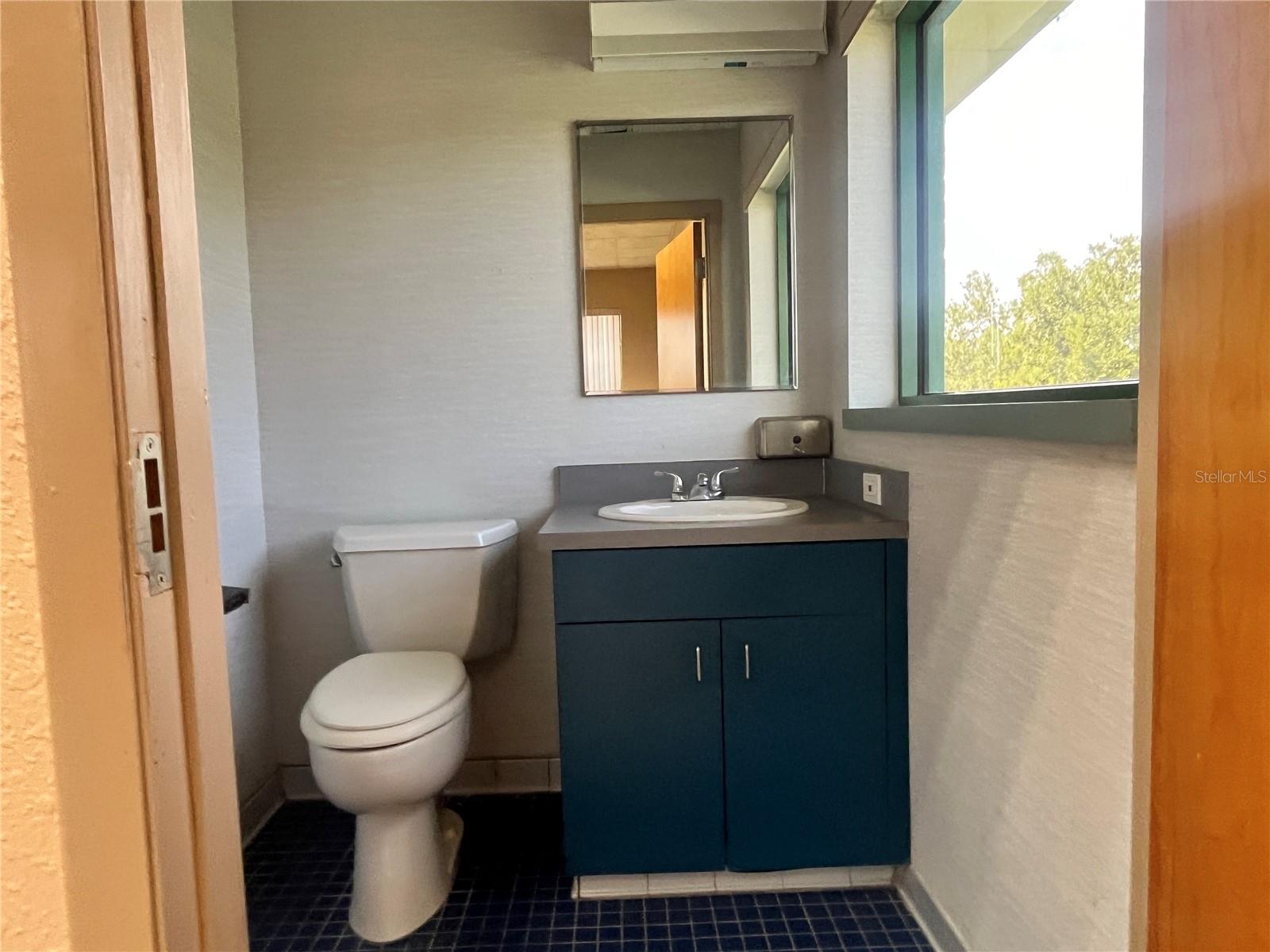 CALDWELLS SUB - Commercial Lease