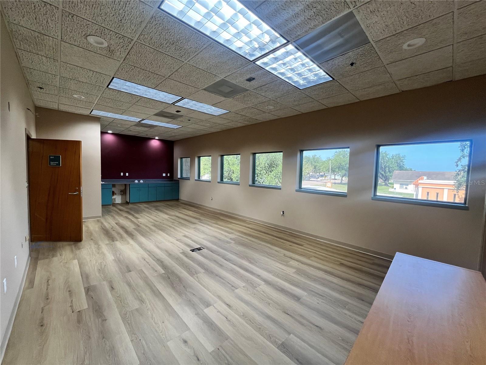 CALDWELLS SUB - Commercial Lease