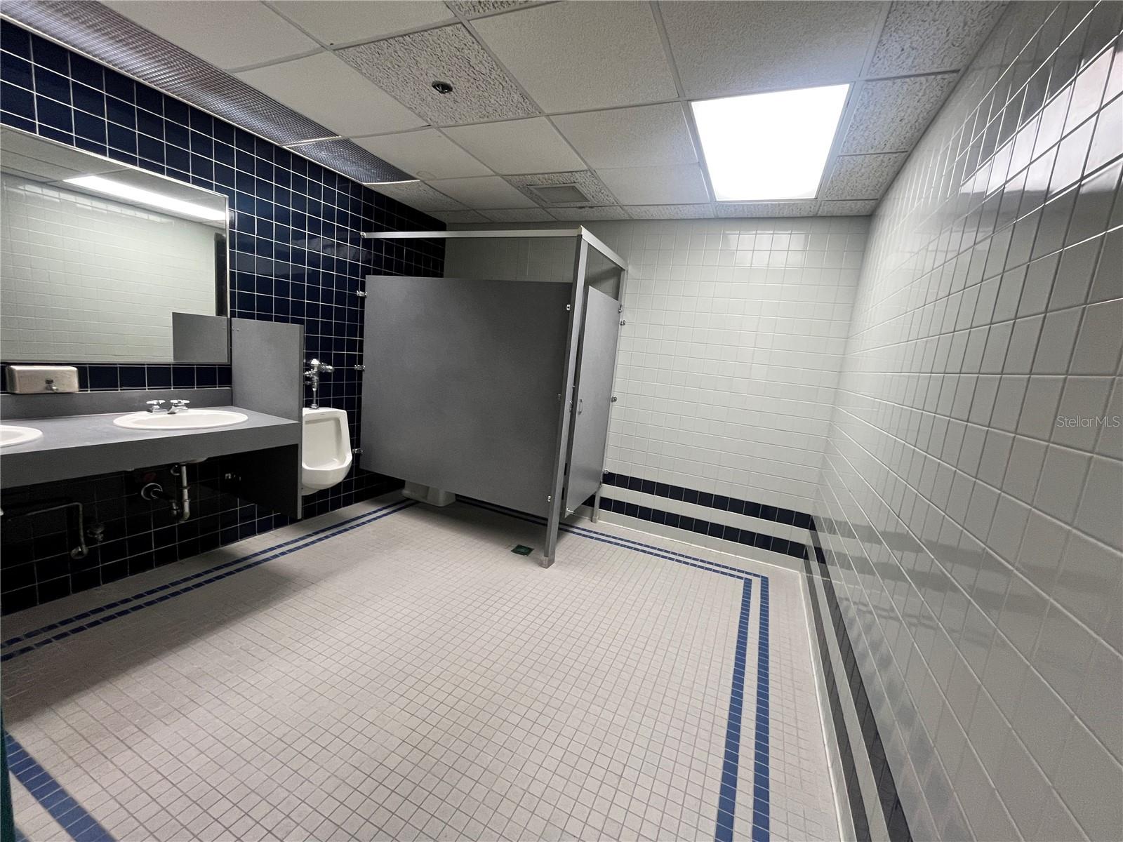 CALDWELLS SUB - Commercial Lease