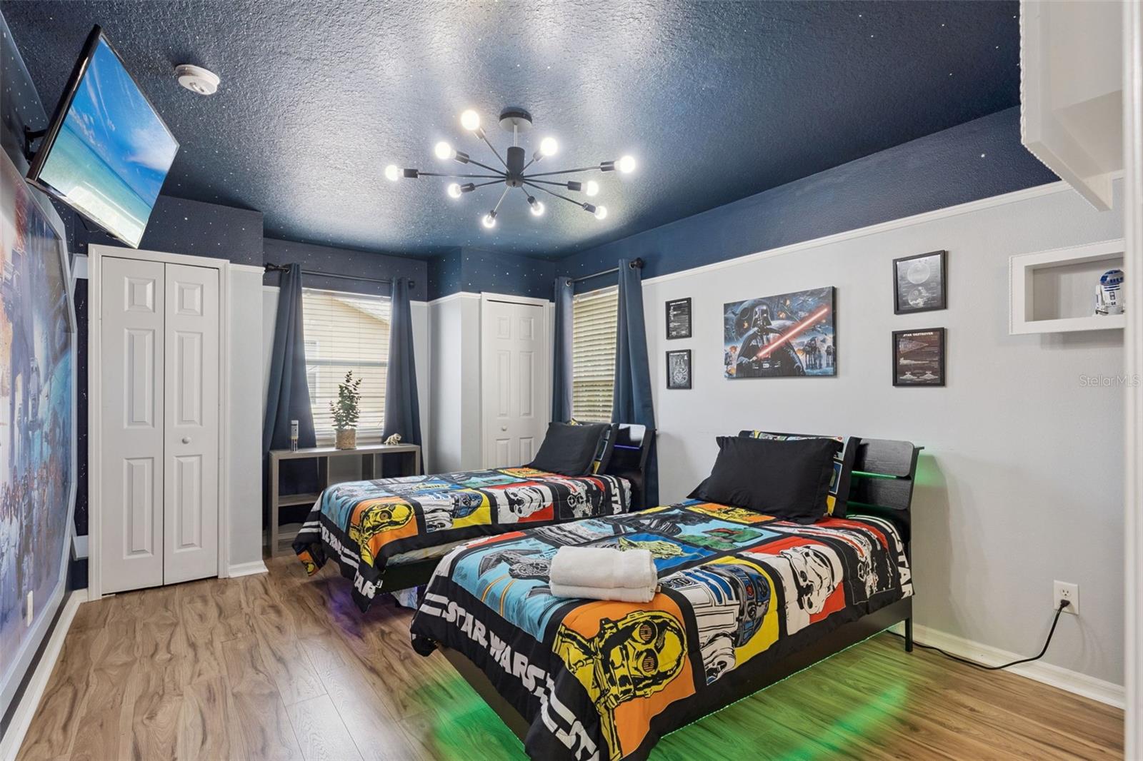 WYNDHAM POINTE - Residential