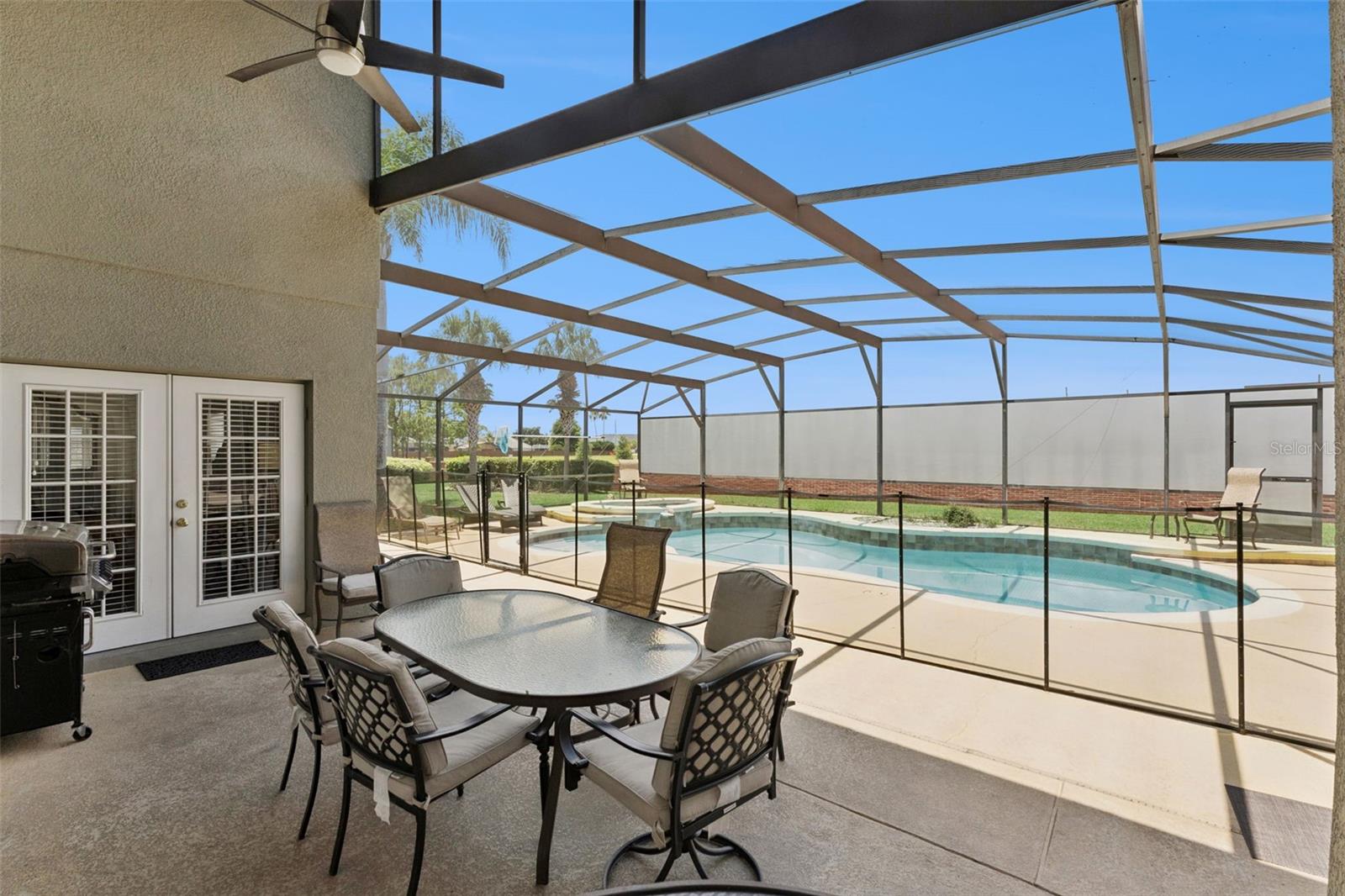 WYNDHAM POINTE - Residential