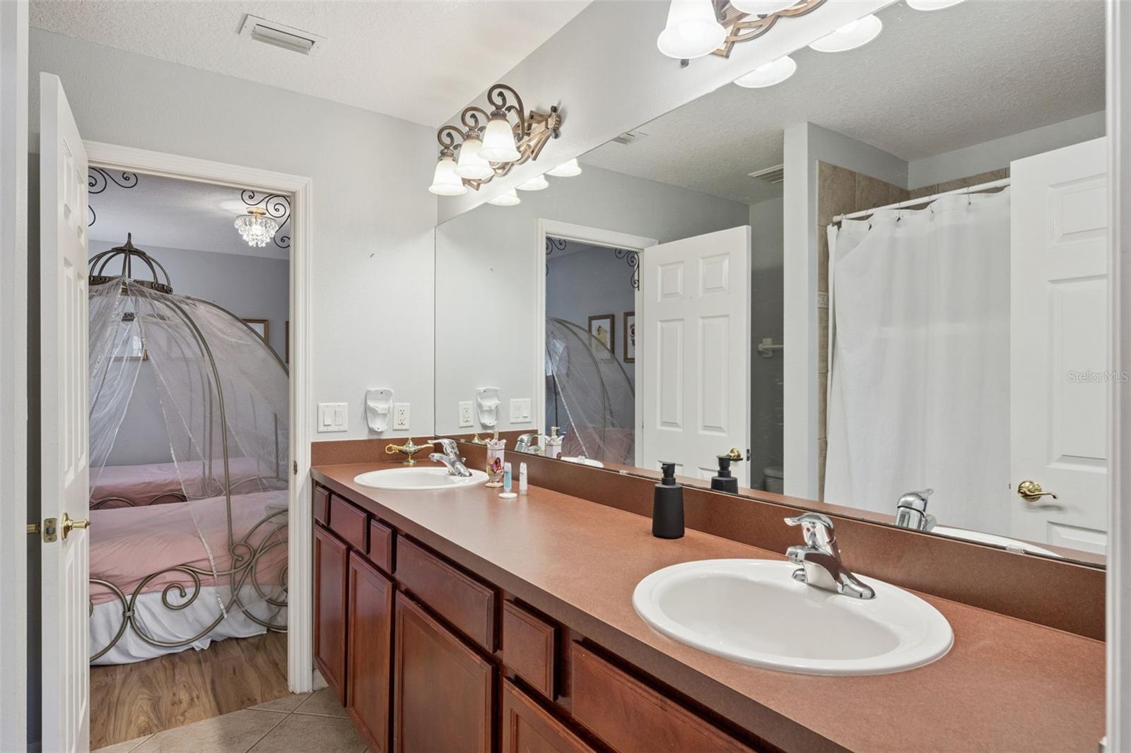 WYNDHAM POINTE - Residential