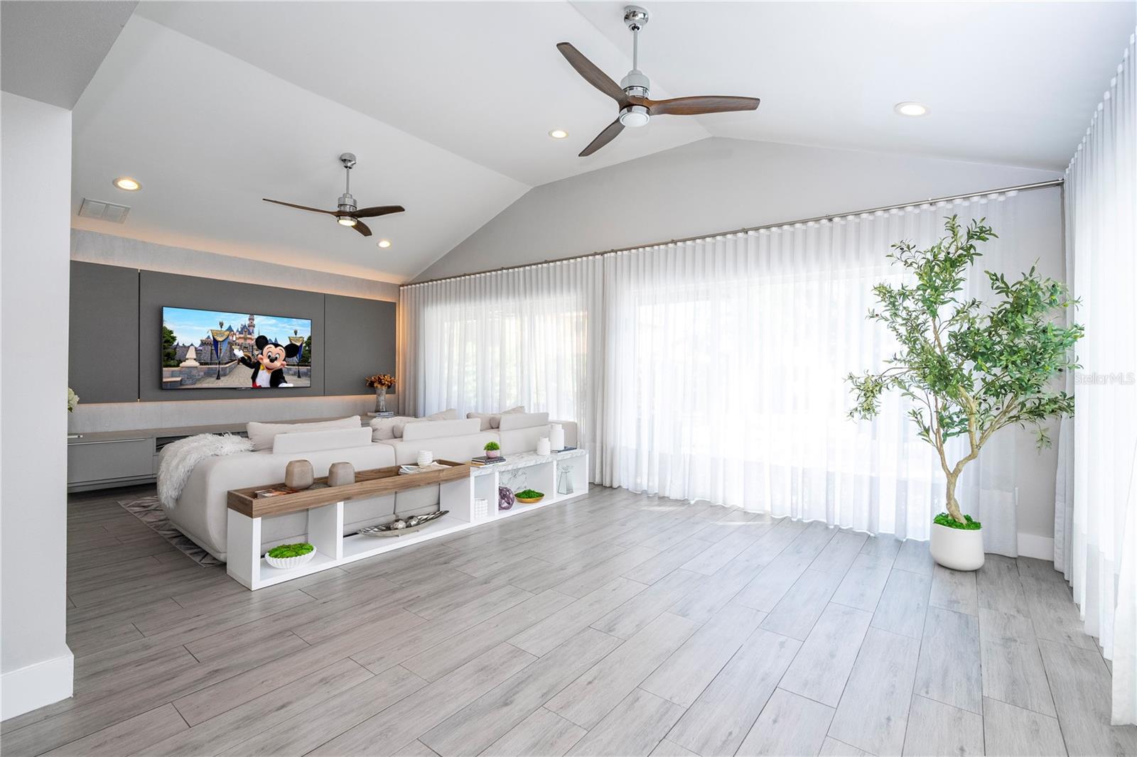 CYPRESS SHORES FIRST ADD - Residential