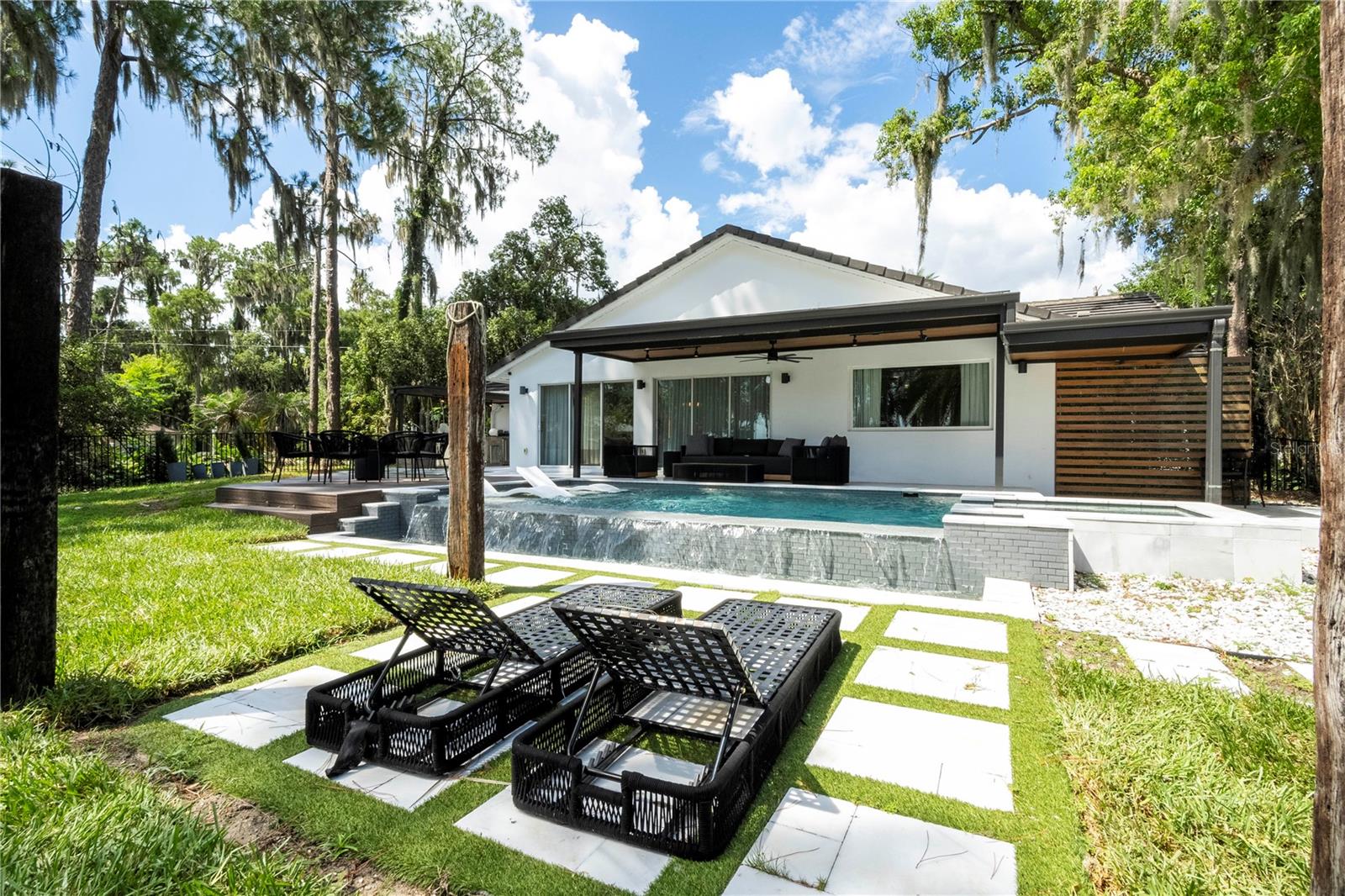 CYPRESS SHORES FIRST ADD - Residential
