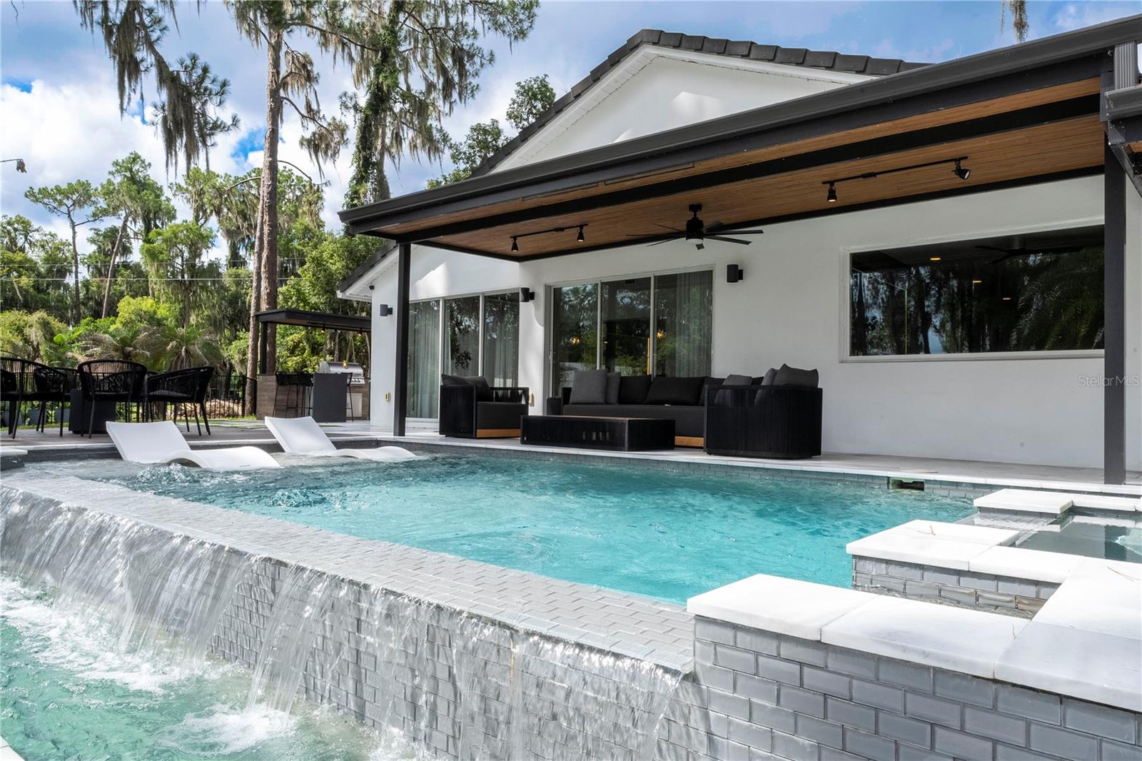 CYPRESS SHORES FIRST ADD - Residential
