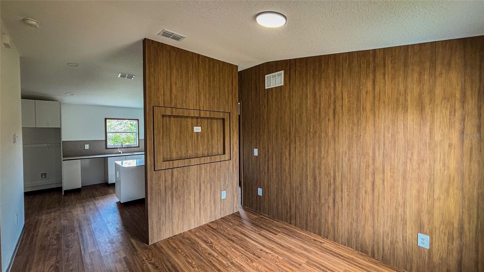SILVER SPGS SHORES - Residential