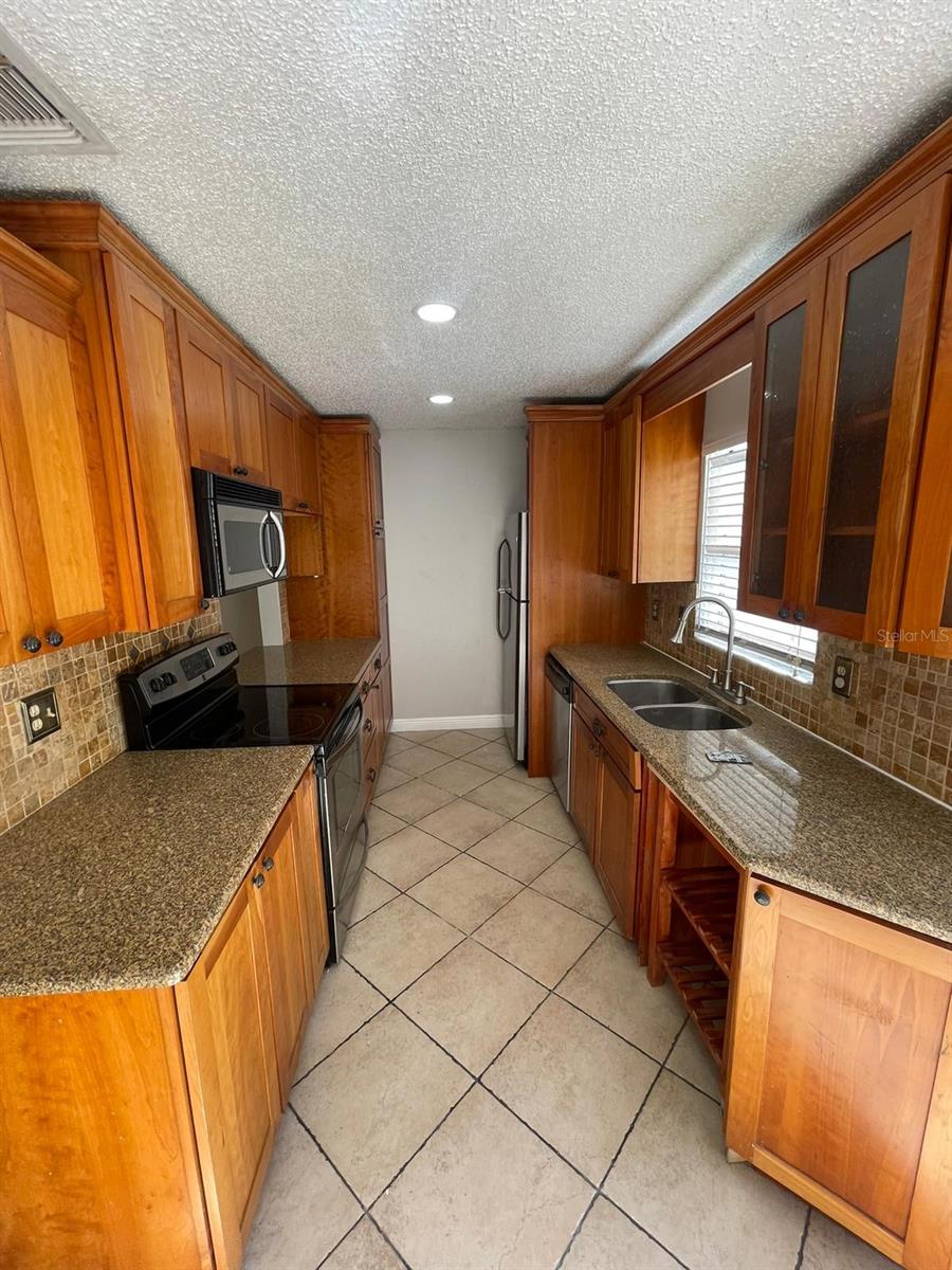 HIDDEN CREEK CONDO PH 08 - Residential Lease