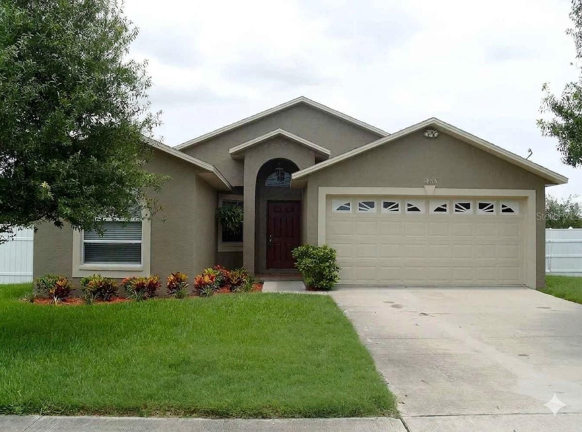 LAKE LARGO - Residential Lease