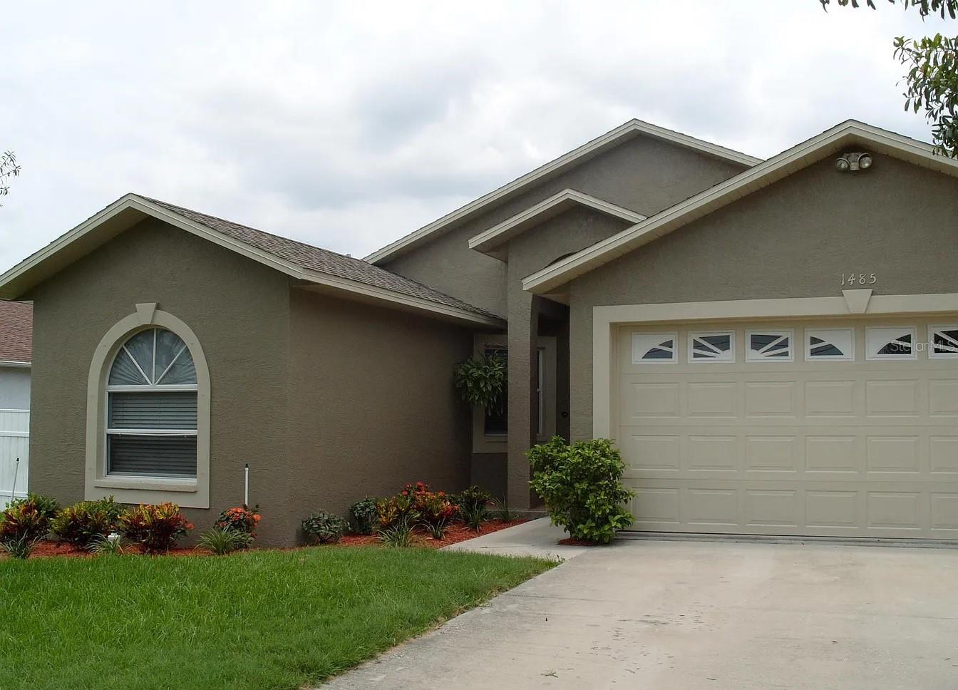 LAKE LARGO - Residential Lease