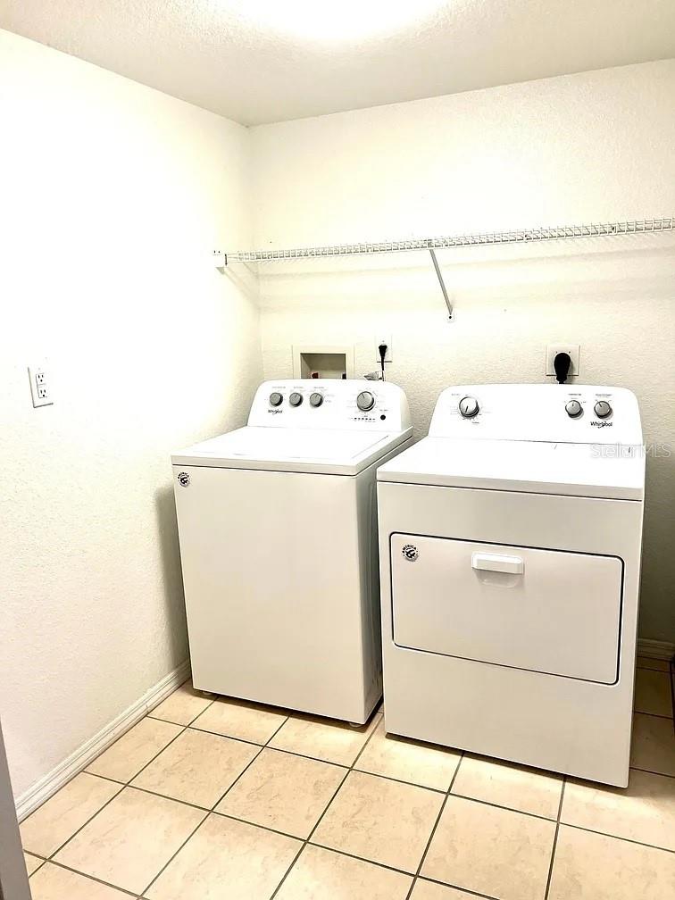 LAKE LARGO - Residential Lease