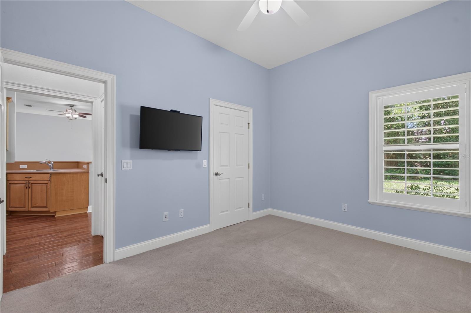 BROOKFIELD - Residential